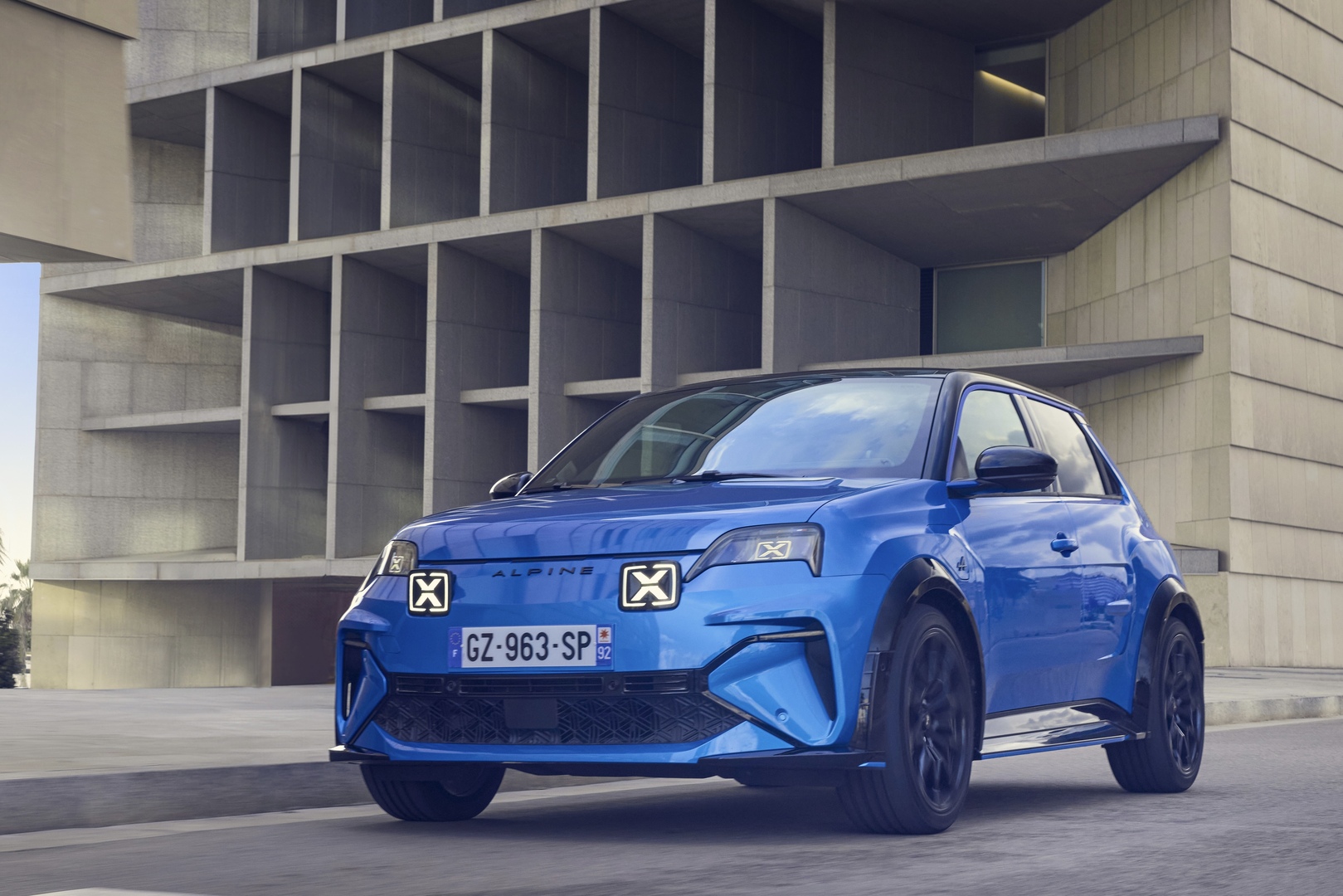 Alpine A290 Makes a Grand Entrance - Alpine Retail Renault Group