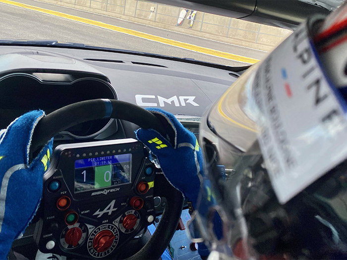 En piste à bord de l’A110 GT4 à Nogaro